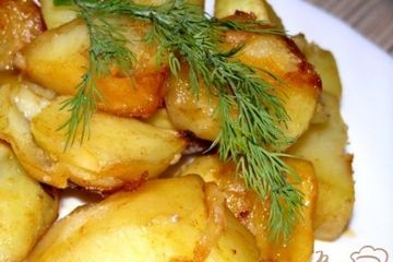 фото рецепта Запеченный картофель с чесноком и паприкой