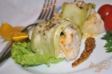 фото рецепта Куриные рулетики с кабачком на пару