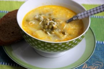фото рецепта Детский  суп с зелёным горошком и яйцом