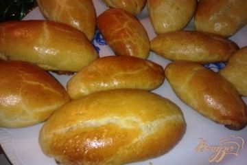 фото рецепта Пирожки с карамелизованным луком и яйцом