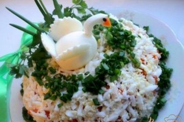 фото рецепта Салат с кальмарами « Лебединое озеро»