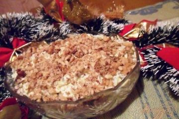 фото рецепта Куриный салат с орехами Рождественский