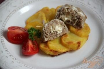 фото рецепта Мясные фрикадельки с сыром фета