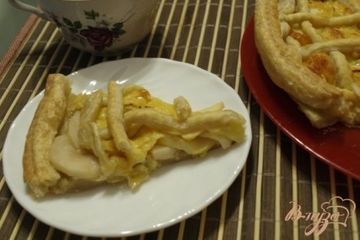 фото рецепта Сырный пирог с яблоками и тмином