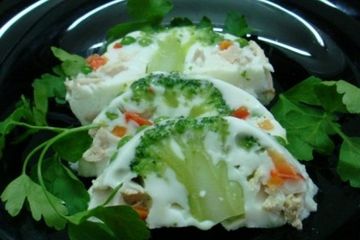 фото рецепта Заливное с курицей и овощами.