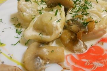 фото рецепта Пельмешки с грибами в горшочках