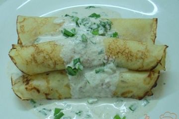 фото рецепта Блины с картошкой и соусом из салаки