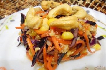 фото рецепта Салат с курицей и кешью