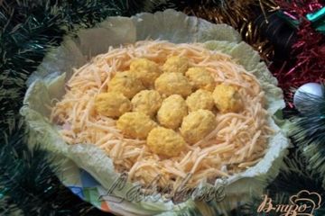 фото рецепта Красивый вкусный салат «Гнездо»