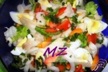 фото рецепта Салат с копченой рыбой и овощами