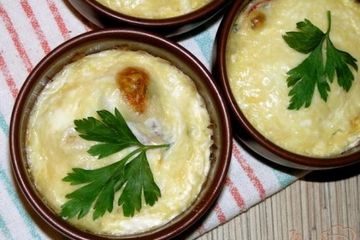 фото рецепта Яйца, запеченные с черри и зеленью