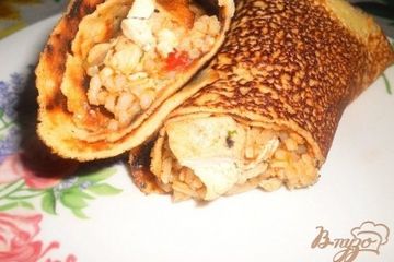 фото рецепта Фаршированные блины с курицей и рисом