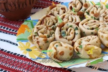 фото рецепта Закусочные улитки из блинчиков с грибной начинкой