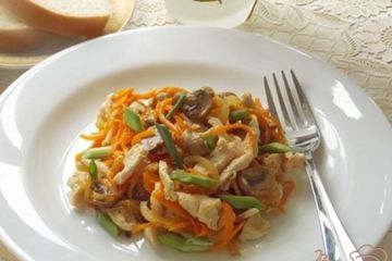 фото рецепта Теплый салат с куриной грудкой и тыквой Глория