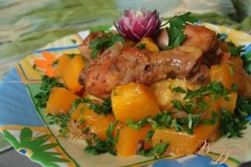 фото рецепта Тушеная пряная курица с тыквой