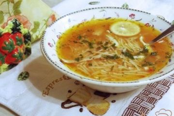 фото рецепта Томатный суп с курицей и вермишелью по-турецки