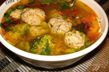 фото рецепта Суп с фрикадельками и брокколи