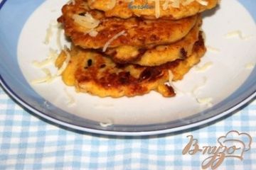 фото рецепта Кукурузные оладьи с беконом