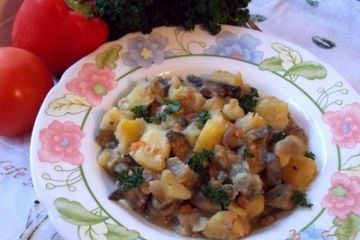 фото рецепта Картофель с грибами и баклажанами в сметане