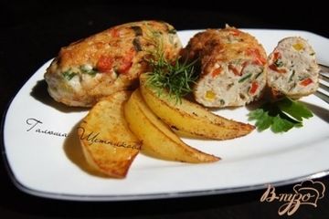 фото рецепта Куриные котлеты с болгарским перцем и беконом