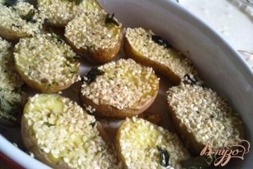 фото рецепта Картофель запеченый с кунжутом