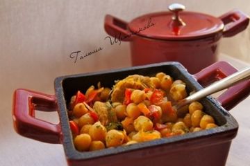 фото рецепта Нут с колбасками и сладким перцем
