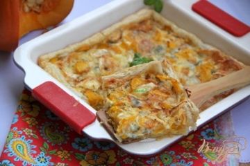 фото рецепта Быстрый пирог с тыквой и голубым сыром