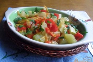 фото рецепта Кабачки, тушенные с болгарским перцем