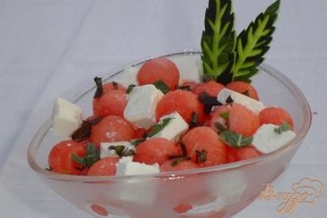 фото рецепта Салат из арбуза и феты