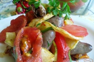 фото рецепта Салат теплый с овощами и куриными сердечками