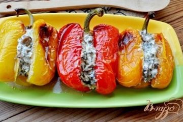 фото рецепта Запечённый перец, фаршированный вешенками и сыром