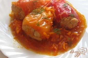 фото рецепта Перец фаршированный мясом в морковно-томатном  соусе