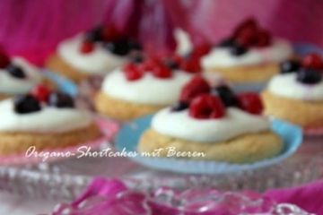 фото рецепта Oregano - Shortcakes  с ягодами