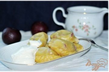 фото рецепта Вареники паровые со сливами.