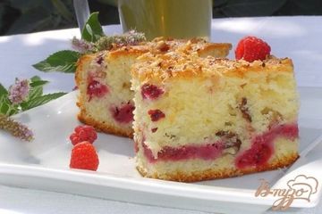 фото рецепта Пирог с малиной и орехами