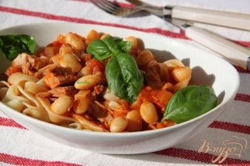 фото рецепта Лапша с  соусом из томатов, белой фасоли и тунца