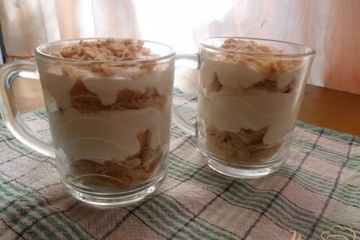 фото рецепта Сметанный десерт с бабанами и печеньем