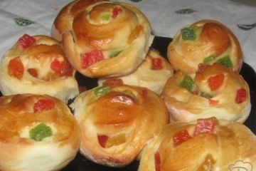 фото рецепта Плюшки с цукатами Веселенькие