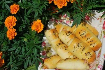 фото рецепта Трубочки с сыром и копчёными колбасками.