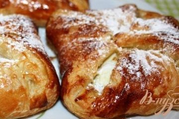 фото рецепта Ватрушка с творогом и изюмом