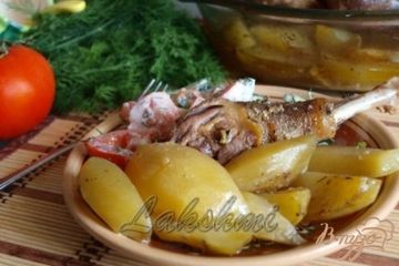 фото рецепта Ароматная и сочная курица запечённая с картофелем