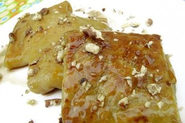 фото рецепта Медовые конвертики с бананами и орехами