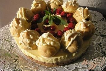 фото рецепта Шоколадно-апельсиновый торт с профитролями