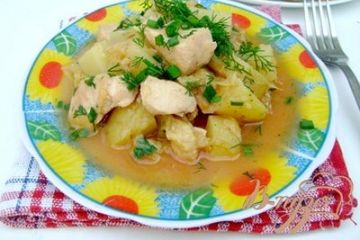 фото рецепта Картофель, тушенный с курицей и капустой