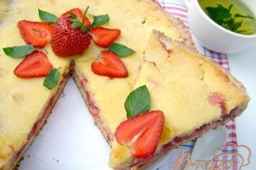 фото рецепта Летний творожный пирог с клубникой