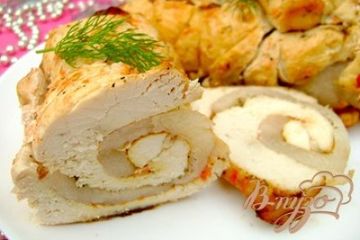 фото рецепта Праздничный мясной рулет из курицы, маринованной в томатно-йогуртовом маринаде!