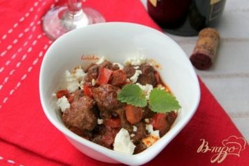 фото рецепта Мясные шарики в пряном томатном соусе с фетой