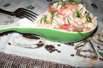 фото рецепта Салат с крабовым мясом и куриной грудкой Коралл