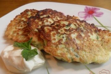 фото рецепта Латкес из цукини с козьим сыром