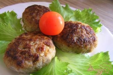 фото рецепта Пряные котлетки с сушеными травами и чесноком